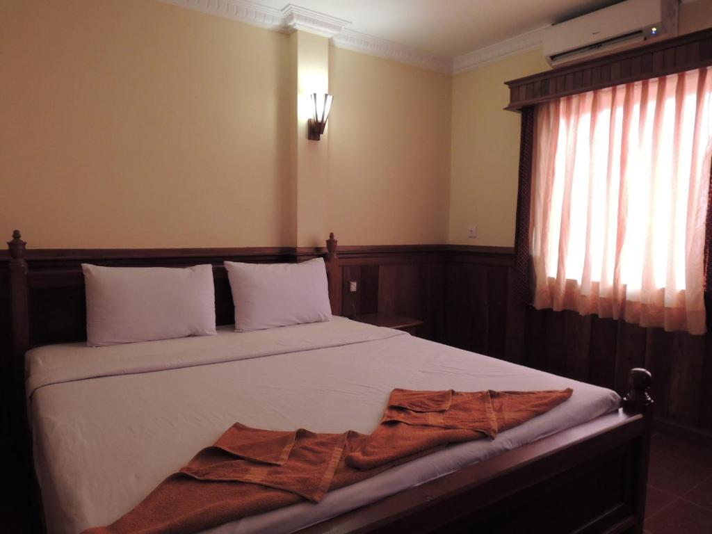 Banan Hotel Battambang Luaran gambar