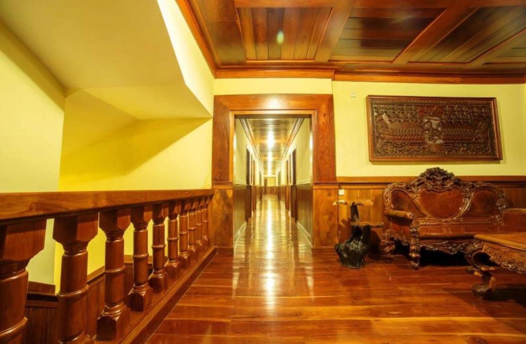 Banan Hotel Battambang Luaran gambar