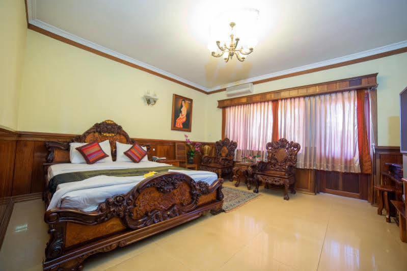 Banan Hotel Battambang Luaran gambar